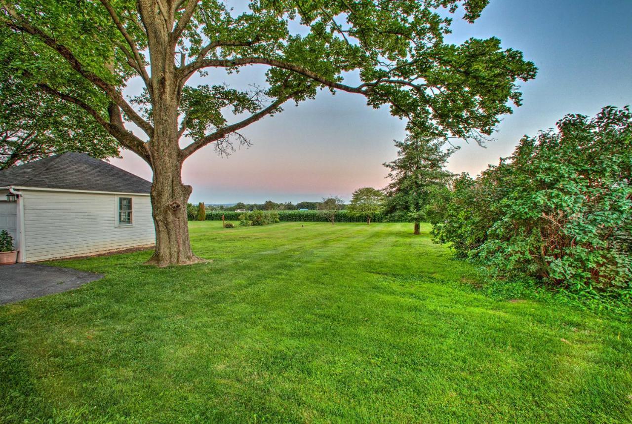 Whimsical Lancaster House With Porch Near Amish Farm Villa Buitenkant foto